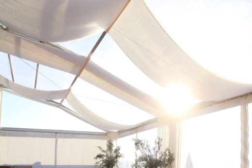 Tente crystal, stretch ou barnum : quelle structure choisir pour votre événement sur la Côte d&#8217;Azur ?